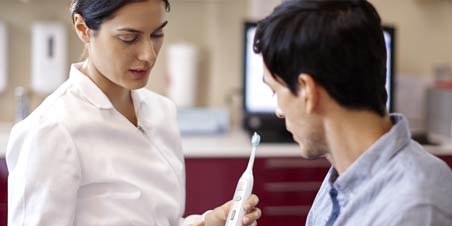 Z&auml;hne mit Zahnspange reinigen