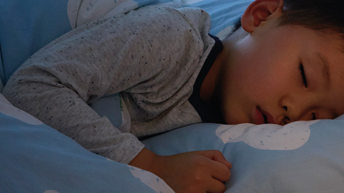 Reduzierter Ger&auml;uschpegel, ein schlafendes Kind